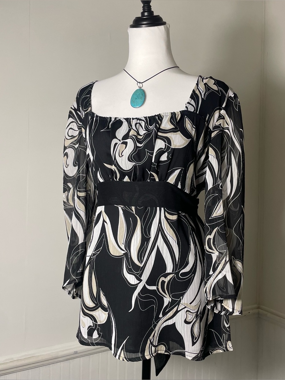 Essentials By Milano - Black White Square Neck Tie Waist Top